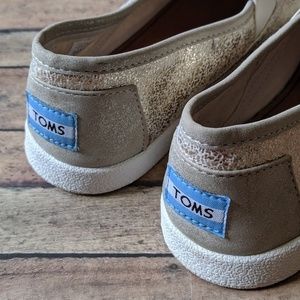 Youth gold Toms